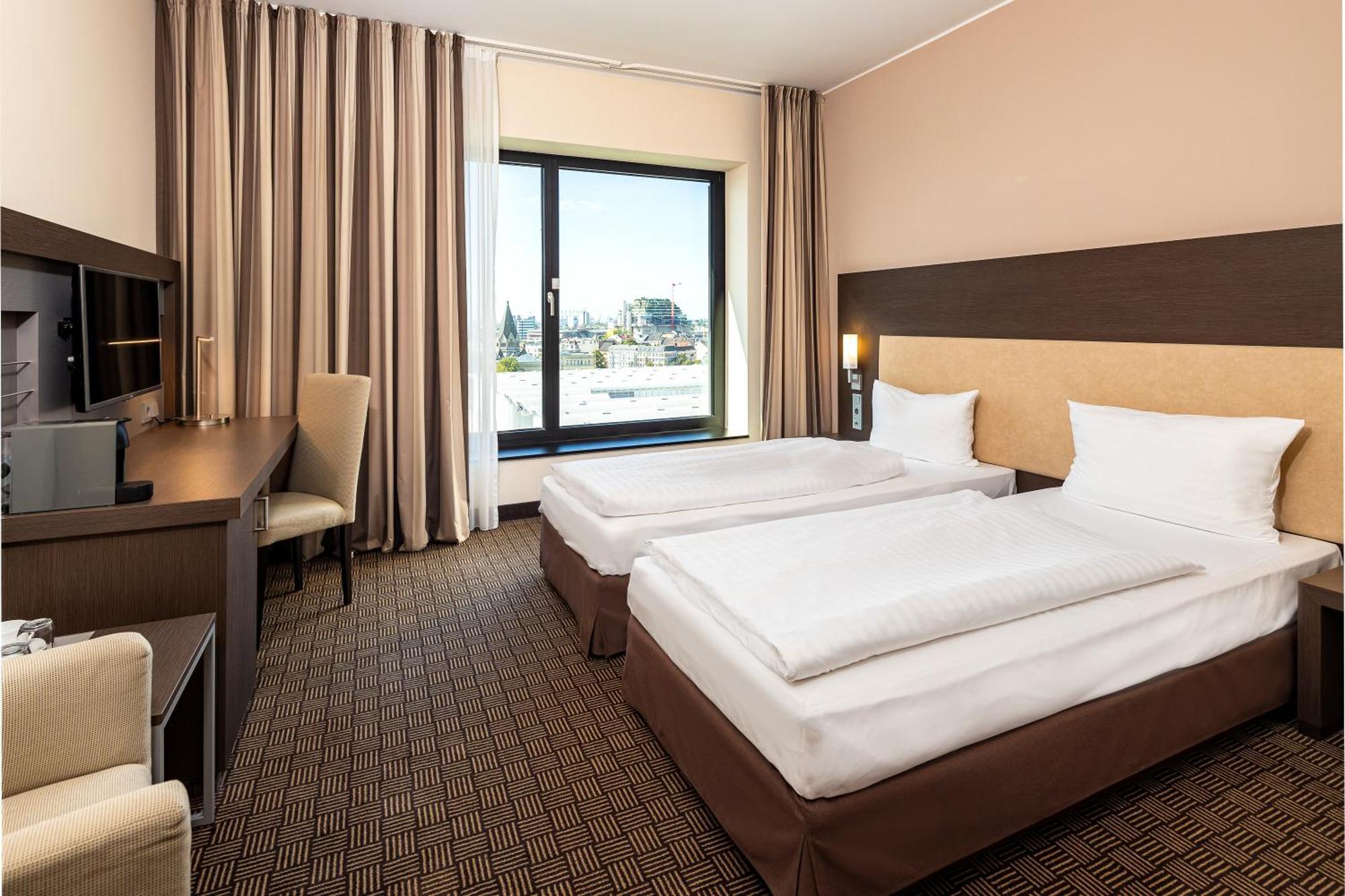 Intercityhotel Hamburg Dammtor-Messe Ngoại thất bức ảnh