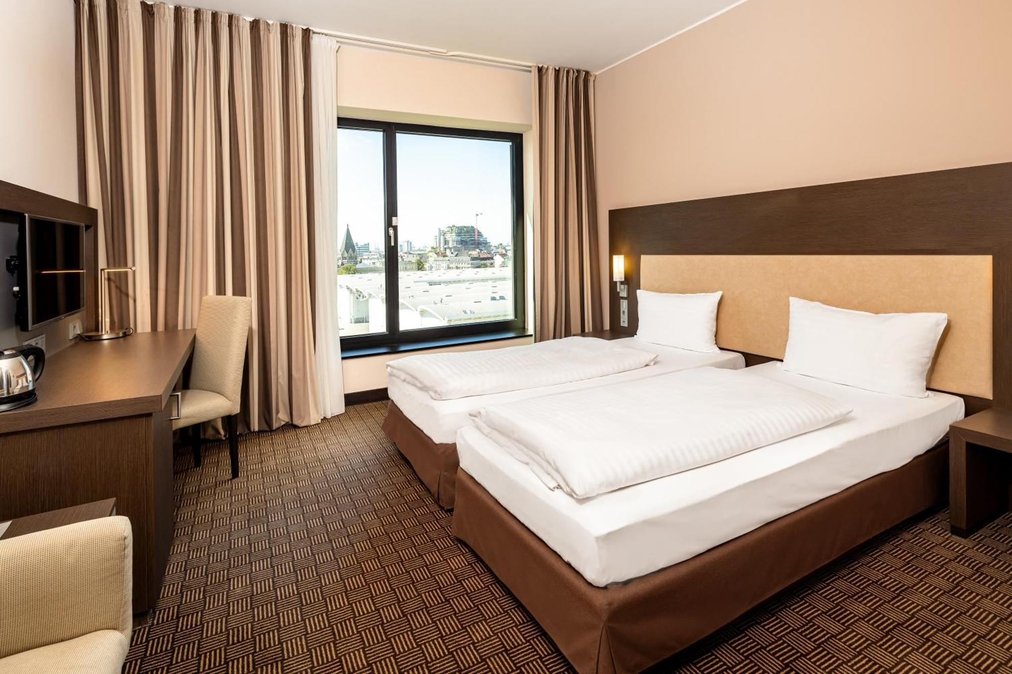 Intercityhotel Hamburg Dammtor-Messe Ngoại thất bức ảnh