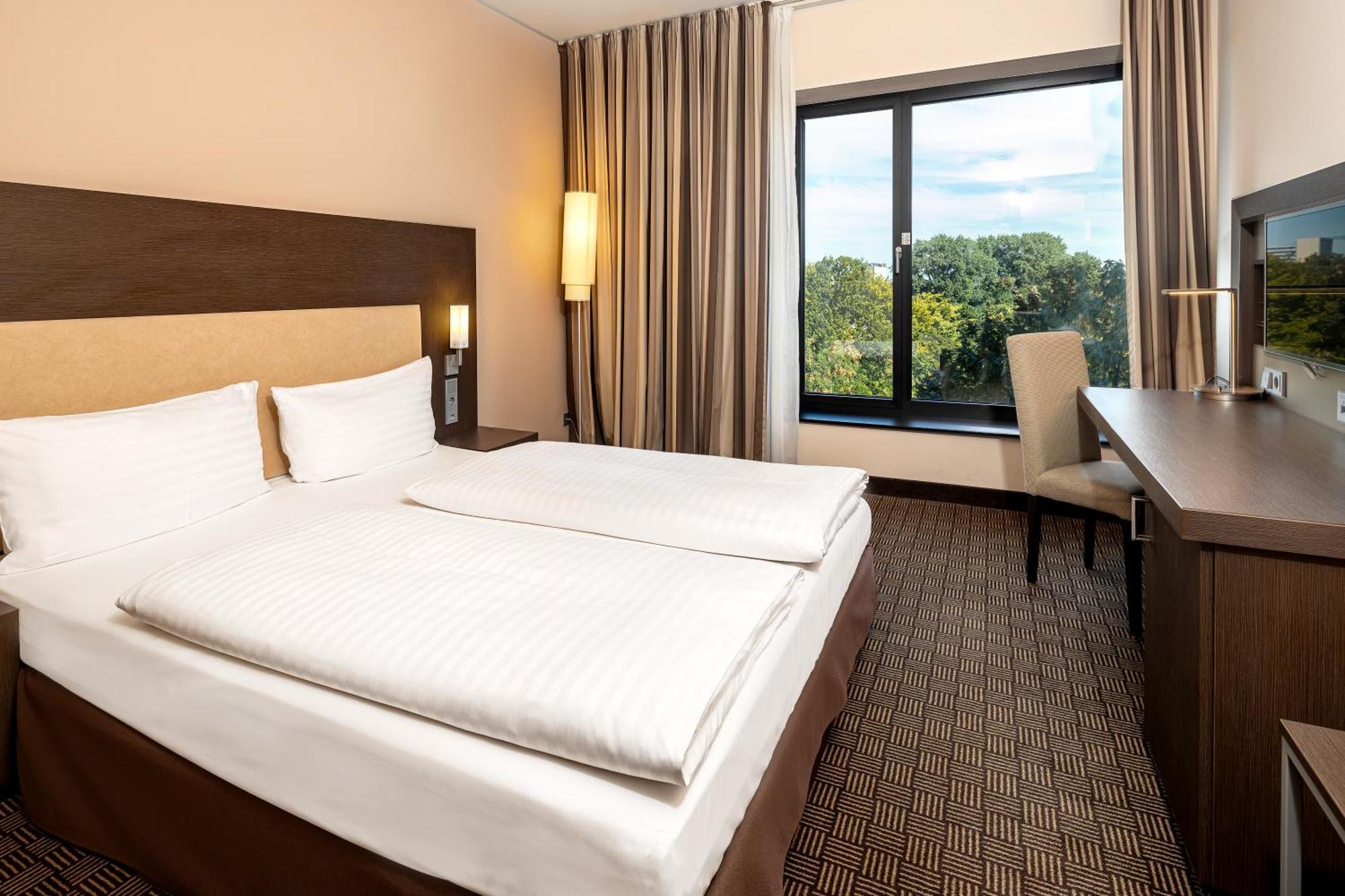 Intercityhotel Hamburg Dammtor-Messe Ngoại thất bức ảnh