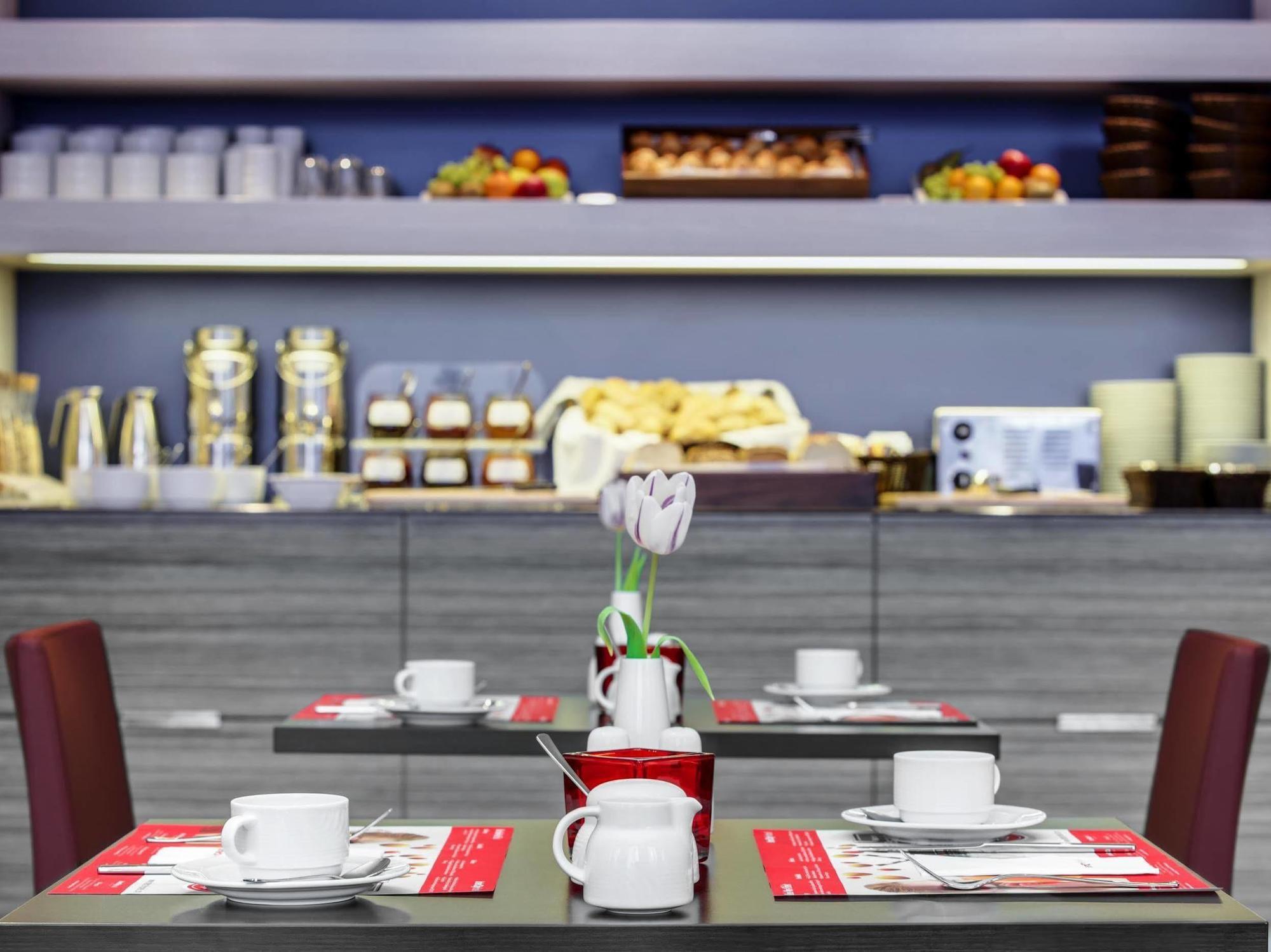 Intercityhotel Hamburg Dammtor-Messe Ngoại thất bức ảnh